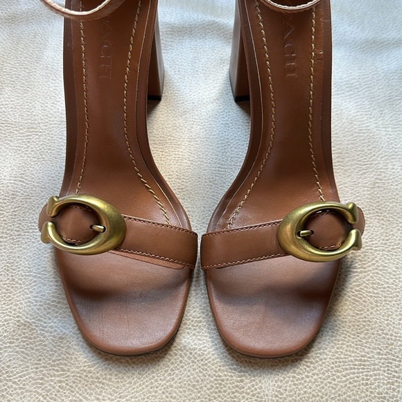 Coach Maya Signature Buckle Size 6.5 - Picture 2 of 5